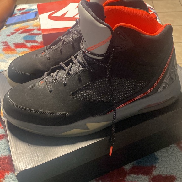 AIR JORDAN - Picture 2 of 5